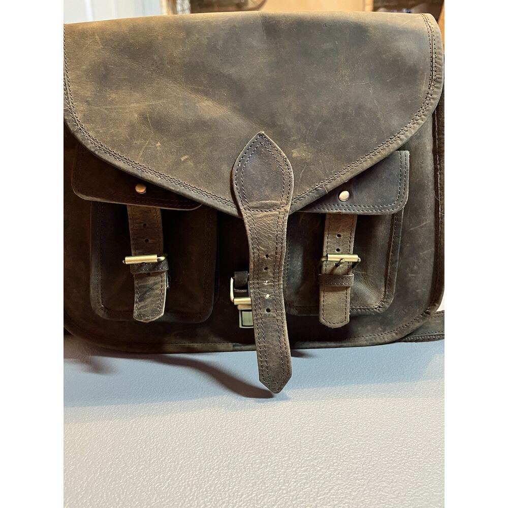 Brown Leather Messenger Bag Satchel Crossbody Distressed Pockets Buckle Accents - Picture 11 of 16